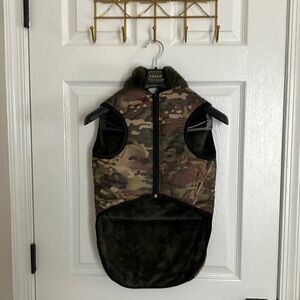 Super cute dog vest. 🐶